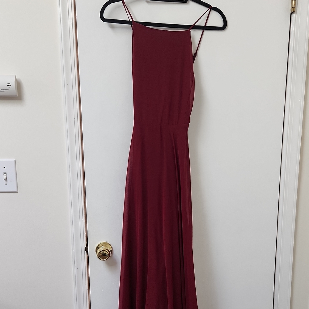 Elegant Burgundy Maxi Dress